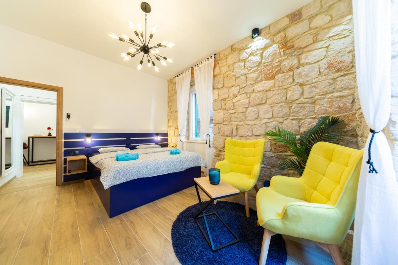 Apartman Kolura Vis Luaran gambar