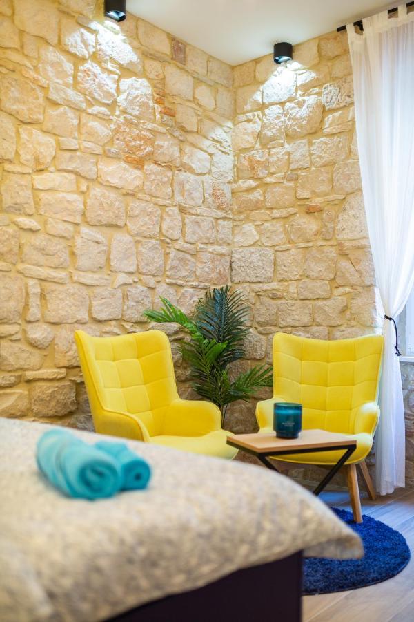 Apartman Kolura Vis Luaran gambar