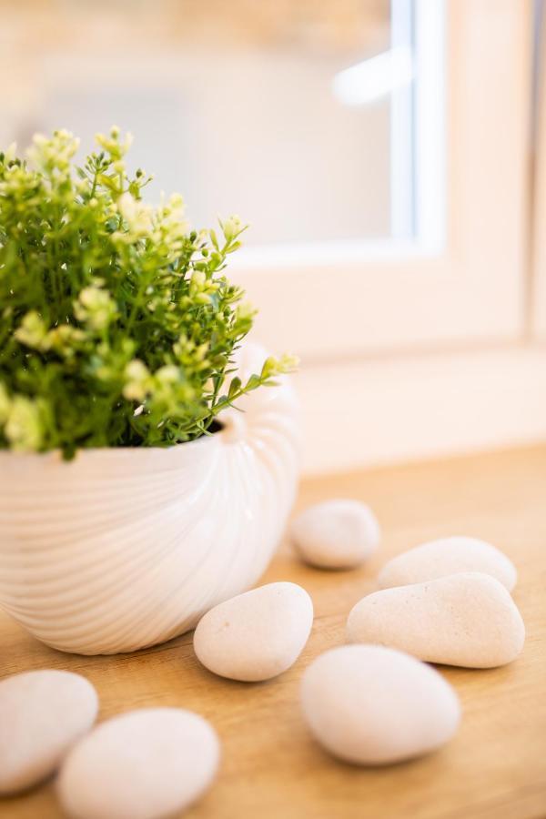 Apartman Kolura Vis Luaran gambar